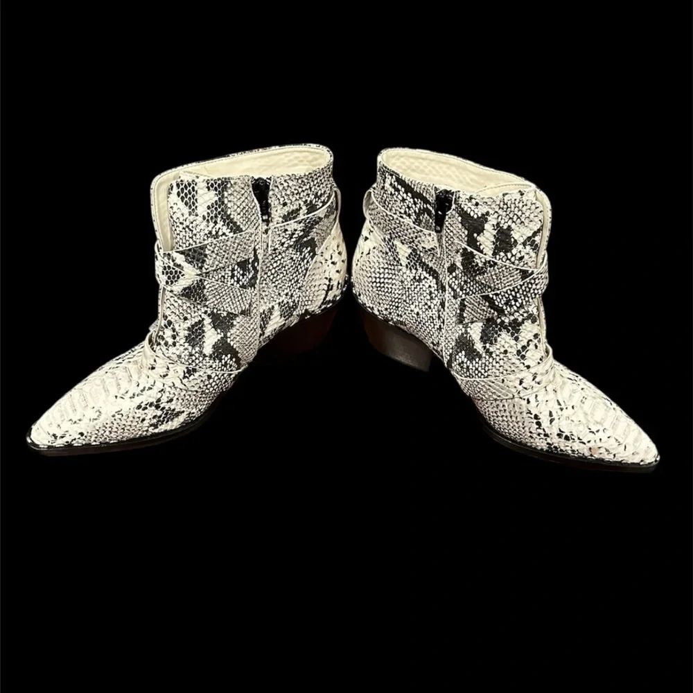 Gianni Bini Leather Jeydda Snake Print Buckle Western Booties Size 10 M - Picture 3 of 6